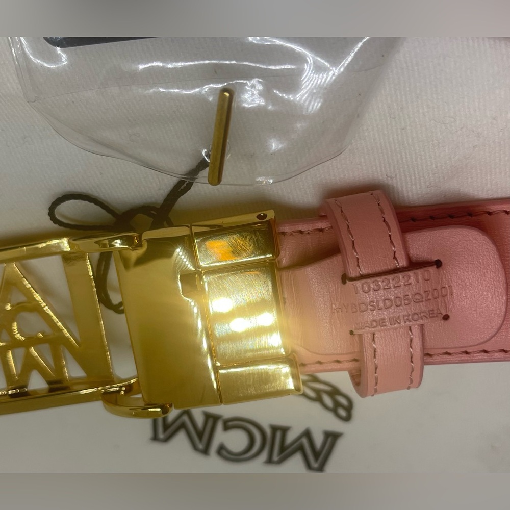 MCM ADJUSTABLE LEATHER BELT NWT COLOR BLOSSOM PINK WITH WHITE LOGO. 🌸 - Picture 4 of 8